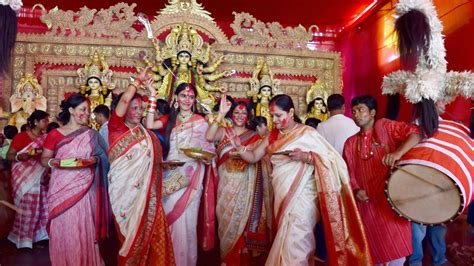 Top 5 Reasons Why You Must Visit Kolkata During Durga Puja Oneindia News