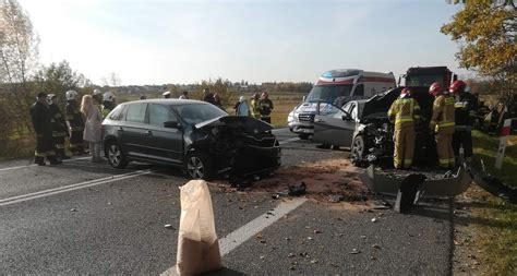 Zderzenie trzech samochodów w Górnie Cztery osoby poszkodowane Zobacz