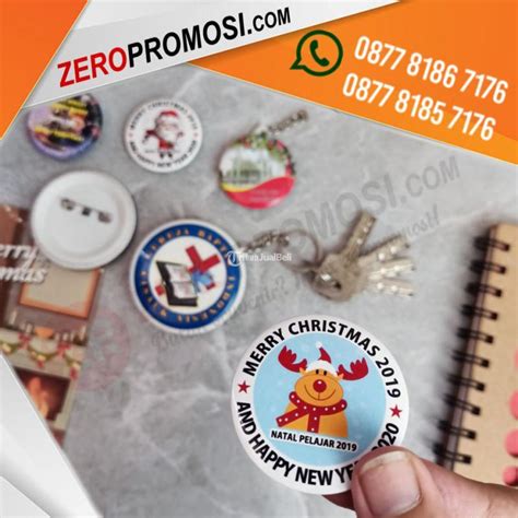 Souvenir Natal Pin Peniti Christmas Cetak Custom Di Tangerang Tribun