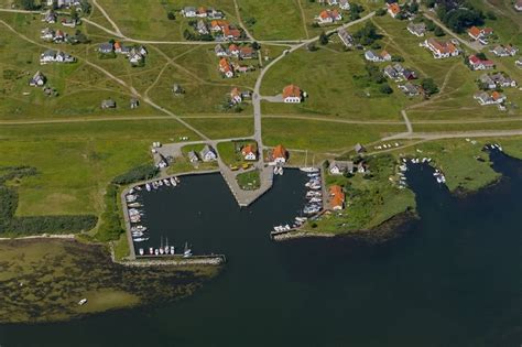 Neuendorf Auf Hiddensee Aus Der Vogelperspektive Hafen Yachthafen An