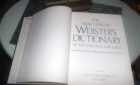 Vintage 1987 Hardcover Websters Dictionary Published By Lexicon