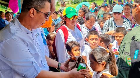 Alegrías Infantiles Al Inicio De Festejos Del Día Del Niño” Diario