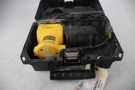 DeWalt Corded Palm Grip Sander DW411 Property Room