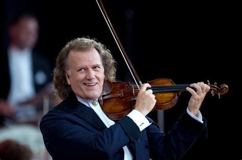 حقائق لم تكن تعرفها عن عازف الكمان أندريه ريو André Rieu مجلة وسع صدرك