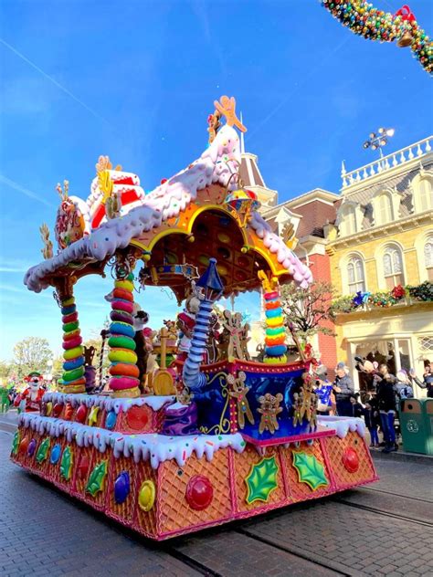 DISNEYLAND PARIS CHRISTMAS TIME - INSIDERS GUIDE