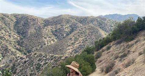 Vanessa Hudgensa Wygina Si W Bikini Przy Dzikim Oczku Wodnym Pomponik Pl