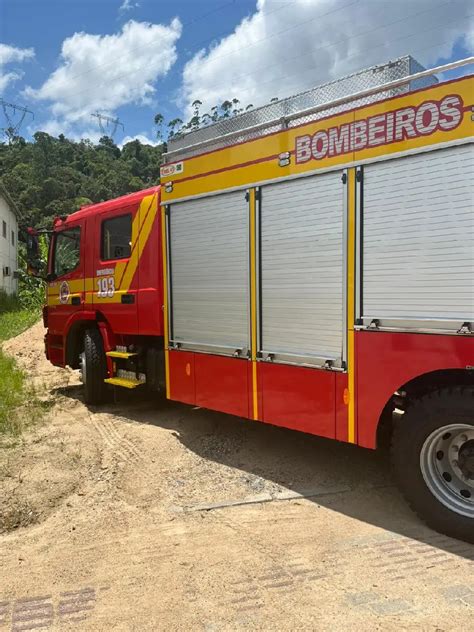 URGENTE Criança morre após se afogar em rio em Guabiruba