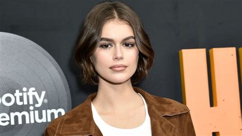 Kaia Gerber Shows Off Arm Cast In A Bikini After Breaking Wrist In A