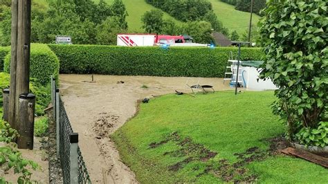 Unwetter Gro Einsatz Blitz Schlug In Stallgeb Ude Ein Krone At