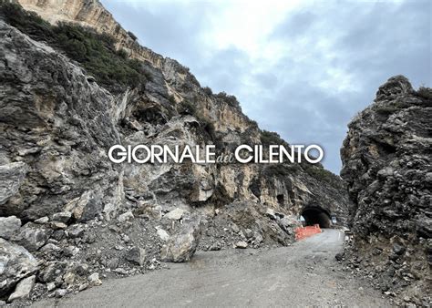 Camerota Ripresi I Lavori Lungo La Strada Del Mingardo Ciglioto Code