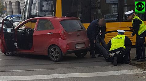 Samoch D Wjecha Pod Tramwaj Na Placu Bankowym Tvn Warszawa