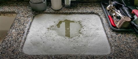 DIY Hacks to Unclog a Kitchen Sink | Zameen Blog 