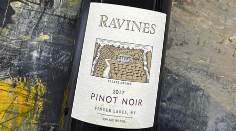 2017 Ravines Wine Cellars Pinot Noir New York USA Houlbergs Vinblog