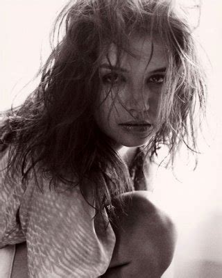 Katie Holmes Upskirt Paparazzi Pictures And Posing Nude In Bed Porn Pictures XXX Photos Sex