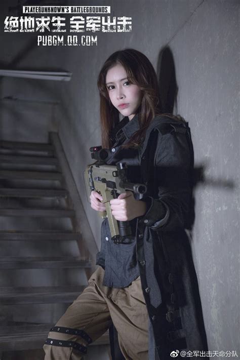 Dù diễn sâu nhưng hot girl cosplay PUBG Mobile không tránh khỏi gạch đávì không hợp gu