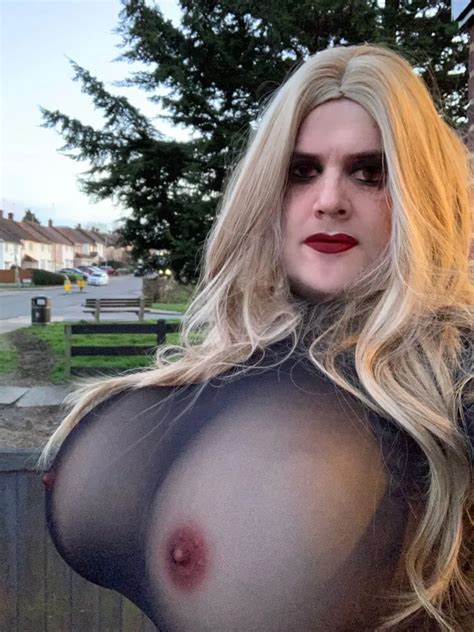 Me Dressed Up Nude Pics Xhamster