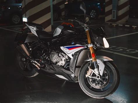 Купить б у BMW S 1000 R инжектор 6 передач в Москве белый naked bike 2018 года на Авто ру ID