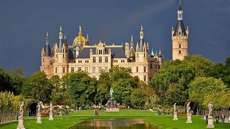 © Beautiful Places on Earth: Schwerin Castle Germany Wallpaper