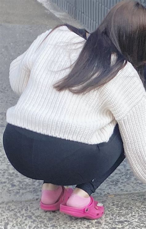 VPL Bent Over Ass In Tight Black Yoga Pants Spandex Leggings Yoga Pants Forum