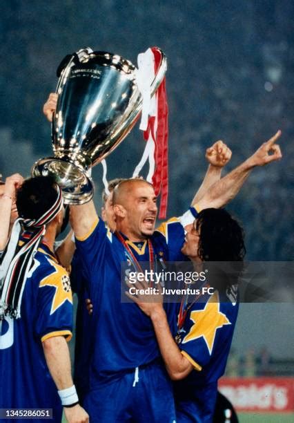 Gianluca Vialli Juventus Photos and Premium High Res Pictures - Getty ...