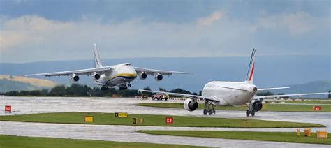 Monster Cargo Plane Descends On Manchester Airport Manchester Evening