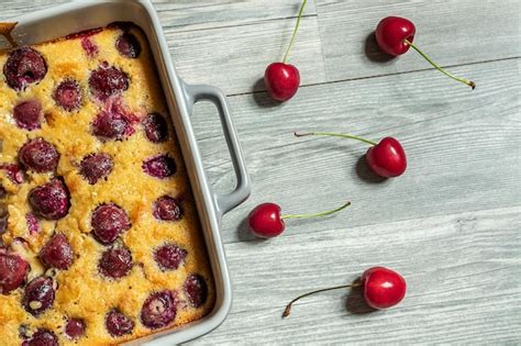 Tarta De Cereza Clafoutis Tarta Francesa Tradicional En Un Plato Para