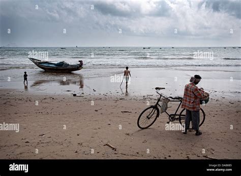 Puri beach. Puri, Orissa, India Stock Photo - Alamy