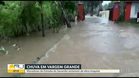 Vídeo Chuva e alagamento moradores de Vargem Grande reclamam de obra