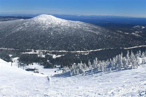 Skiing Mount Bachelor and the Cascade Mountains in Bend, Oregon ...