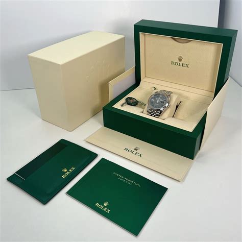 Why Choose A Consignment Service To Sell Your Luxury Watch Luxe Watches