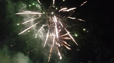 Pyro Pawpaws Christmas Fireworks Show 2018 Youtube