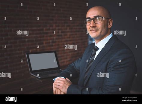 Mature Businessman Desk Suit Hi Res Stock Photography And Images Alamy
