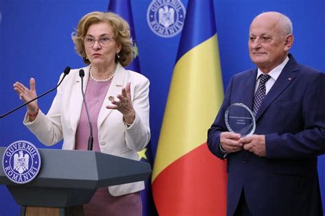 Europarlamentarul Maria Grapini A Primit Premiul Pentru Activitatea N