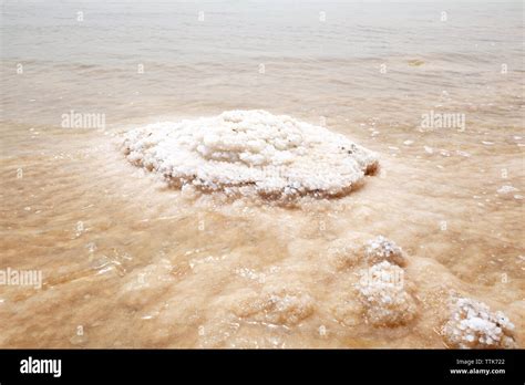 Dead Sea salt crystals Stock Photo - Alamy