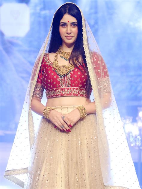 Lovely Bride Warina - Rediff.com Get Ahead