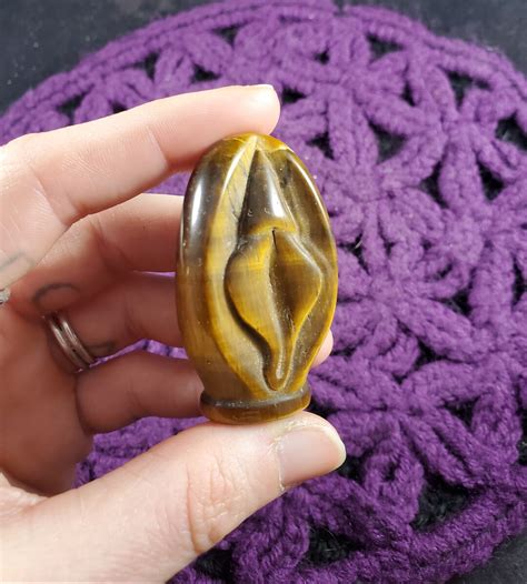 Gold Tiger Eye Yoni Standing Carving Crystal Polished Stones Female