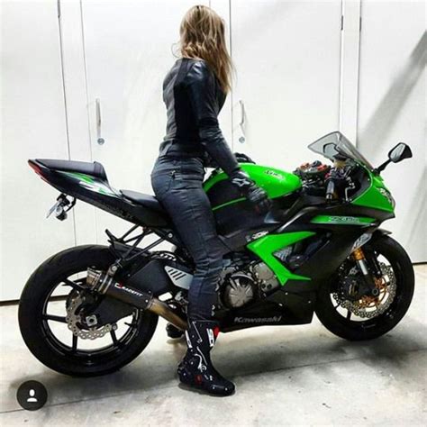 Biker Girl On Kawasaki Ninja Zx 6r Biker Girl Kawasaki Ninja