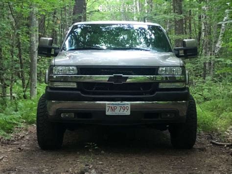 2002 Chevrolet Silverado 2500 Hd With 18x12 44 Fuel Hostage And 32105r18 Kenda Klever Rt And