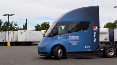 Tesla Semi In Aktion Pepsi Gibt Einblicke In Elektro Lkw Flotte