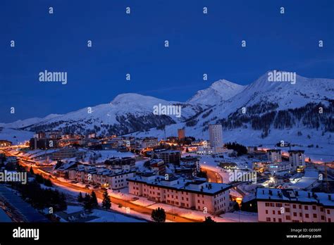 Sestriere ski hi-res stock photography and images - Alamy