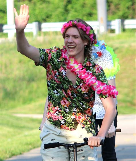 How to submit letters to the Edwardsville Intelligencer 28