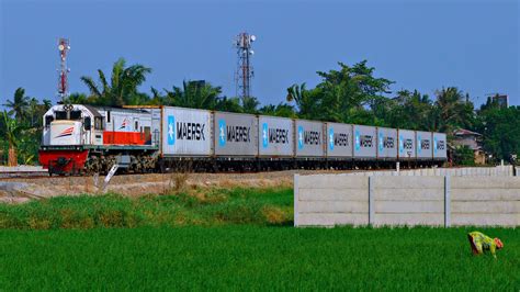 Kereta Api Barang Peti Kemas Kontainer Maersk Indonesia Flickr