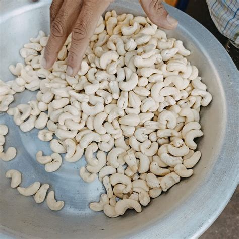 W Mixed Cashew Nuts Packaging Type Tin Packaging Size 10 Kg At Rs