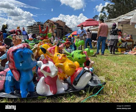 VENTA MONIGOTES AV 1 DE MAYO Cuenca 29 De Diciembre 2023 Venta De