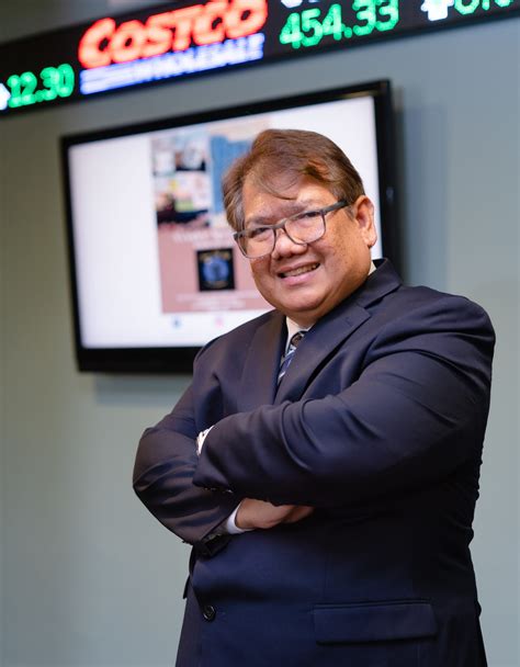 Genealogists explain the munoz name origin and global influence 22