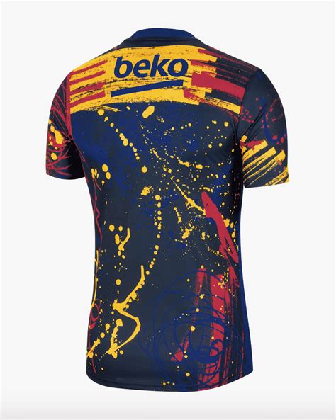 Le FC Barcelone dévoile un nouveau maillot pré match très original