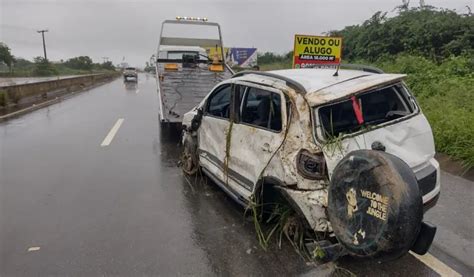 Motorista é socorrido após perde controle e tomba veículo na AL 220