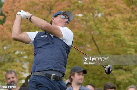 Phil Mickelson Swing Photos and Premium High Res Pictures - Getty Images