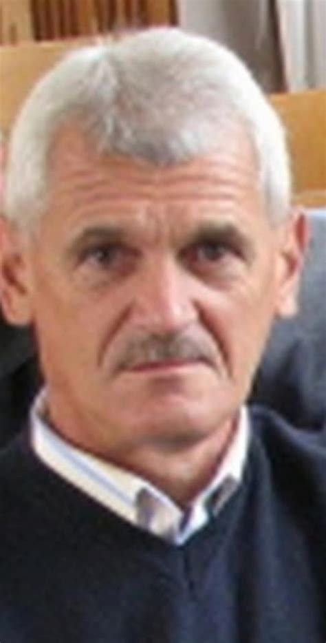 Колектив ветеранів новороздільської команди "Хімік" (70-80-і роки ...