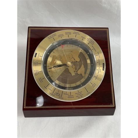 Seiko Accents Vintage 98s Seiko Quartz World Time Desk Clock Red